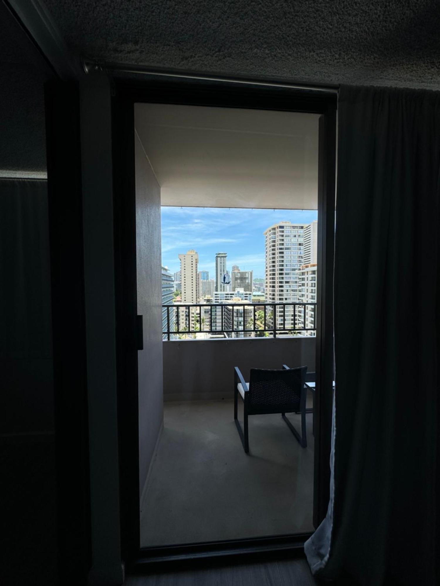 1414- Heart Of Waikiki With Kitchen - Free Parking - City View Гонолулу Экстерьер фото